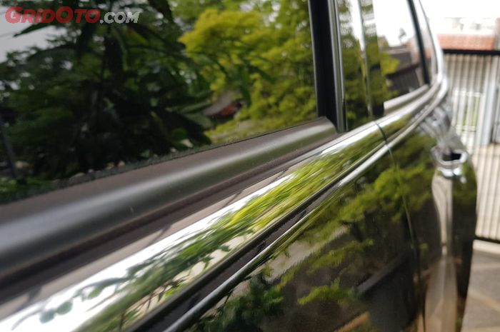 Waspada Lis Karet Terkena Cairan Keras Untuk Basmi Jamur di Kaca Mobil