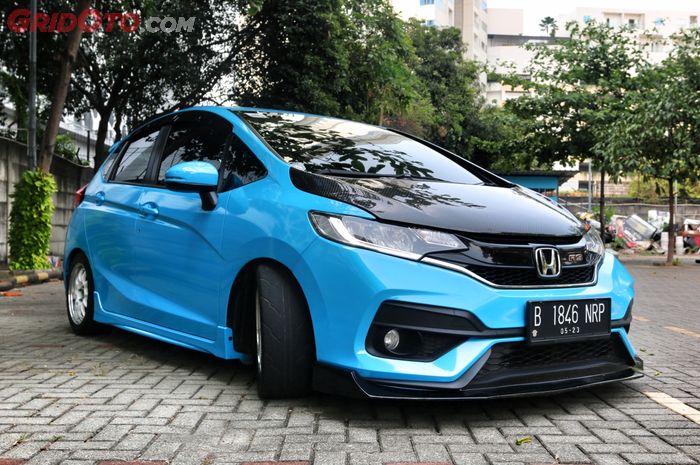 Honda Jazz Bluebird street racing punya anak kuliahan