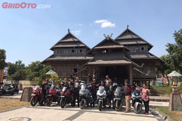 Honda ADV150 di Istana Dalam Loka Sumbawa