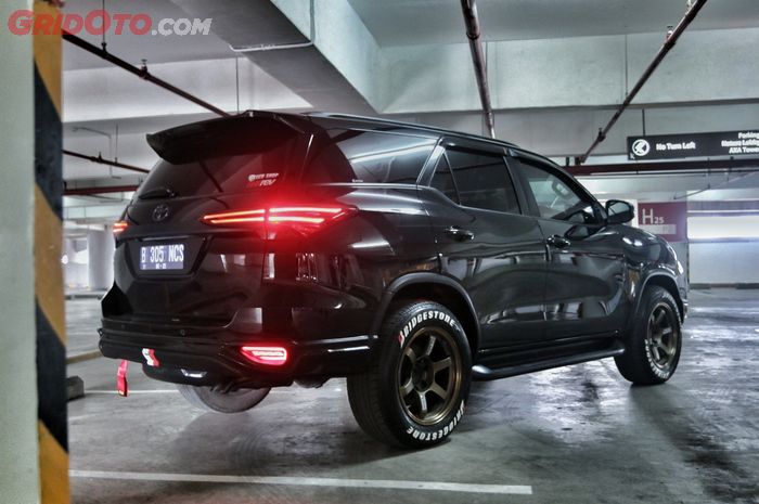 Toyota Fortuner VRZ tahun 2016 dipasangi body kit TRD jadi makin garang