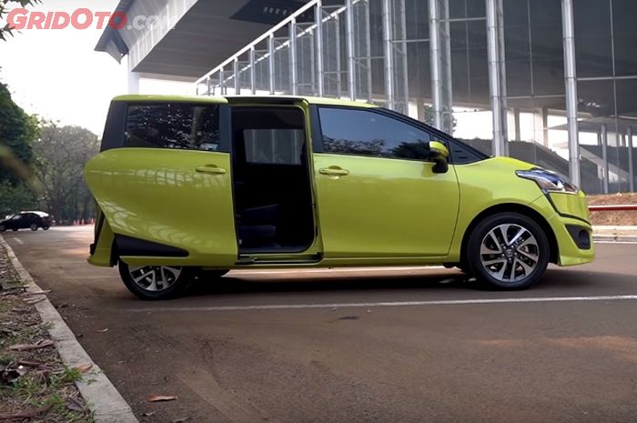 Kebocoran dari pilar A berpotensi membuat komponen power sliding door Toyota Sienta korsleting.