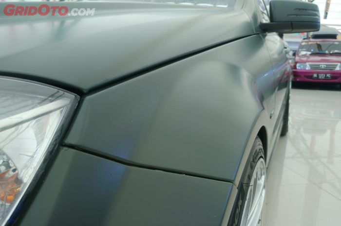 ILUSTRASI. Satu bagian stikr body wrapping untuk satu panel body agar hasil rapih