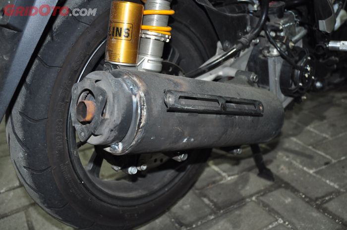 Ilustrasi silencer knalpot motor