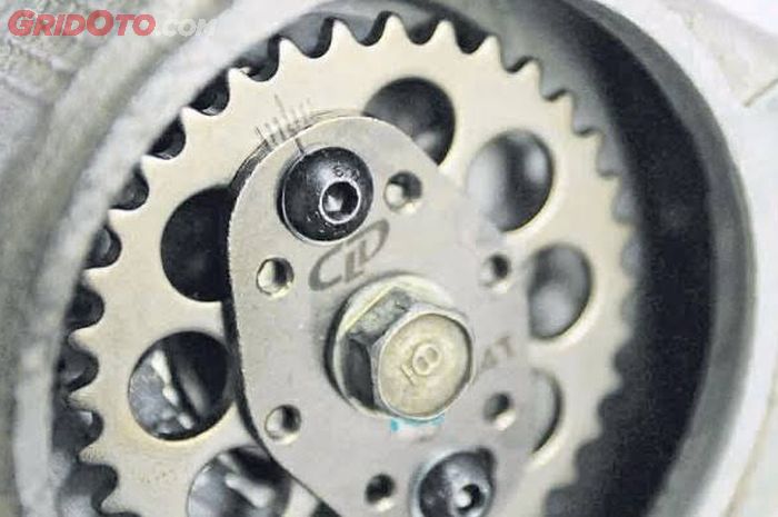 Ilustrasi gigi sentrik di motor bekas