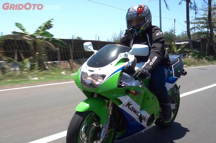 Nyoba Kawasaki Ninja 250 4 Silinder Zxr 250 Yang Lama Aja Asyik Gimana Yang Baru Gridoto Com