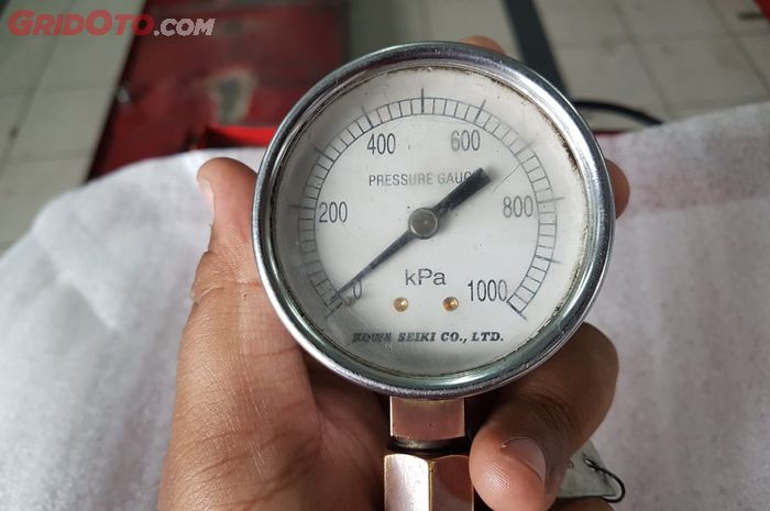 alat test tekanan fuel pump