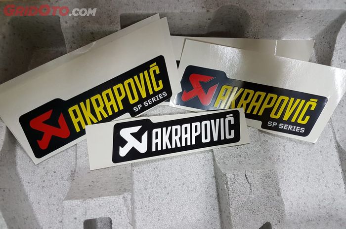 sticker jadi salah spare part yang dijual buat knalpot Akrapovic
