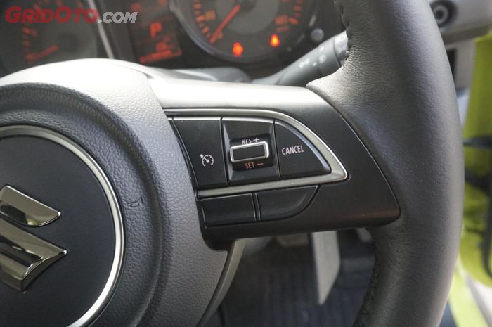 Ilustrasi tombol Cruise control di Suzuki Jimny 2019