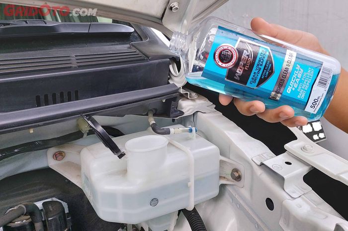 Kenapa Air Wiper Mobil Tidak Boleh Pakai Deterjen Ini Jawabannya Gridoto Com
