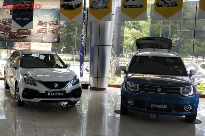 Suzuki New Baleno dan Ignis yang di salah satu dealer Suzuki di Jakarta.