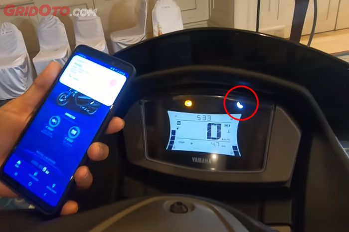 Ada notifikasi telepon dan pesan dari Y-Connect Yamaha NMAX 2020
