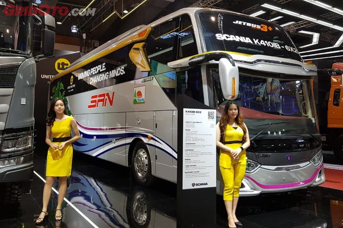 Bus Karoseri Adiputro dengan Mesin dan Sasis Scania