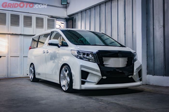 Toyota Alphard karya Earth Auto Concept asal Cirebon