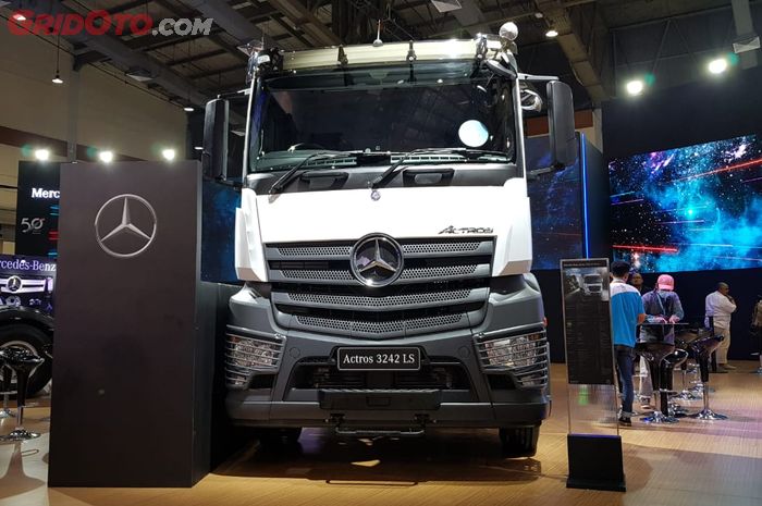 Truk tractor head Mercedes-Benz Actros