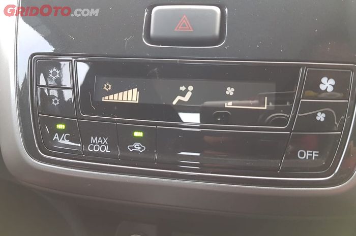 Tombol MAX COOL di AC Digital Toyota New Agya