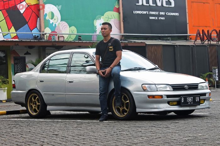 Aji dengan Toyota Great Corolla miliknya