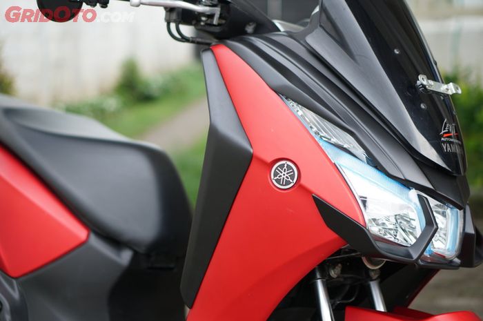 Pasang aerofin atau sayap custom dari Lent Automodified di Yamaha Lexi. Bikin makin padat.
