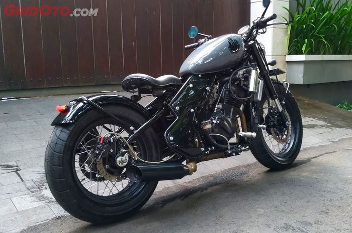 Kawasaki Ninja 250 dirombak jadi bobber oleh Kojay Garage.