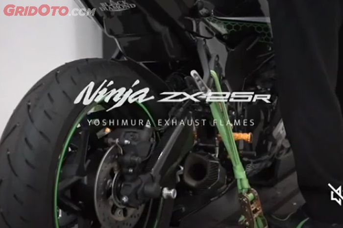 Suara knalpot Ninja ZX-25R pakai knalpot racing