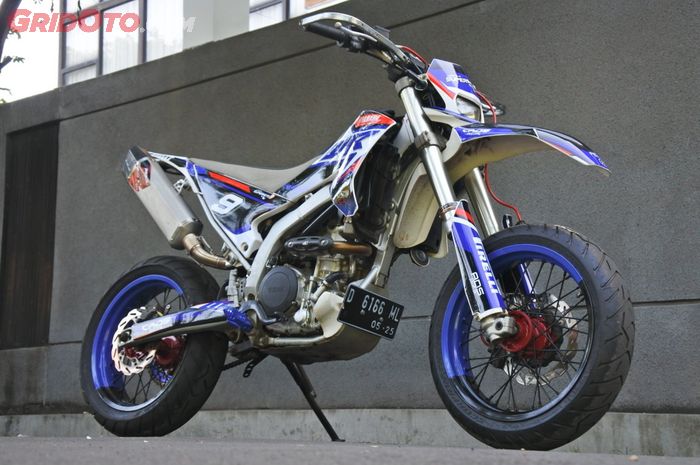 Mengenal Yamaha WR250R, motor trail langka yang sempat dijual secara CBU.