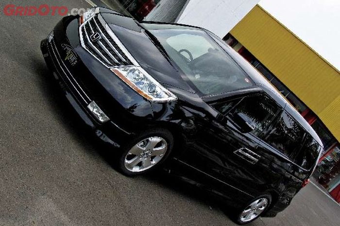 Ilustrasi Honda Elysion Prestige