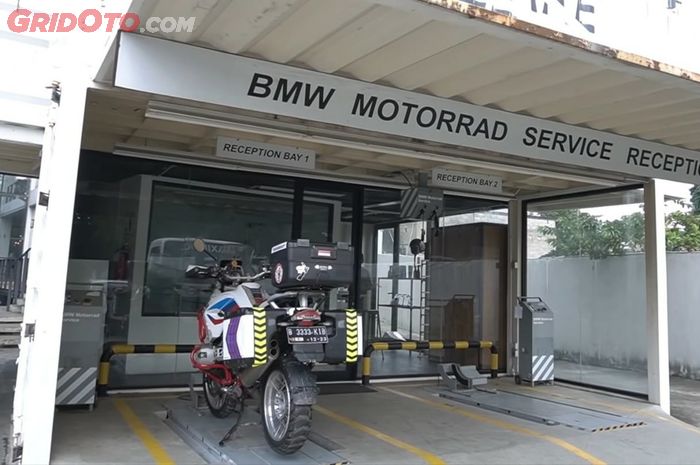 Area penerimaan servis motor BMW