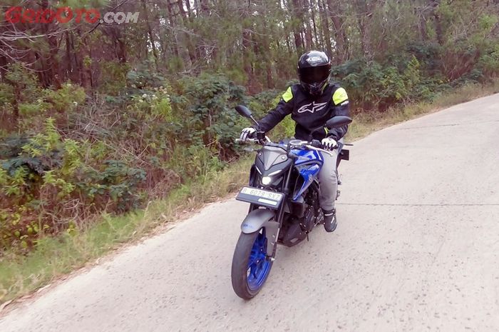 Ilustrasi berkendara