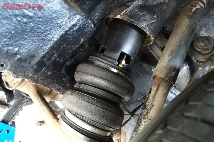 Kolong mobil air suspension harus dibersihkan