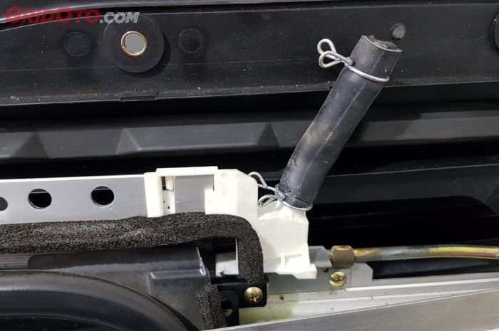 Ini Bagian Vital Sunroof Yang Cegah Air Masuk Ke Kabin Ada Yang Tahu Gridoto Com