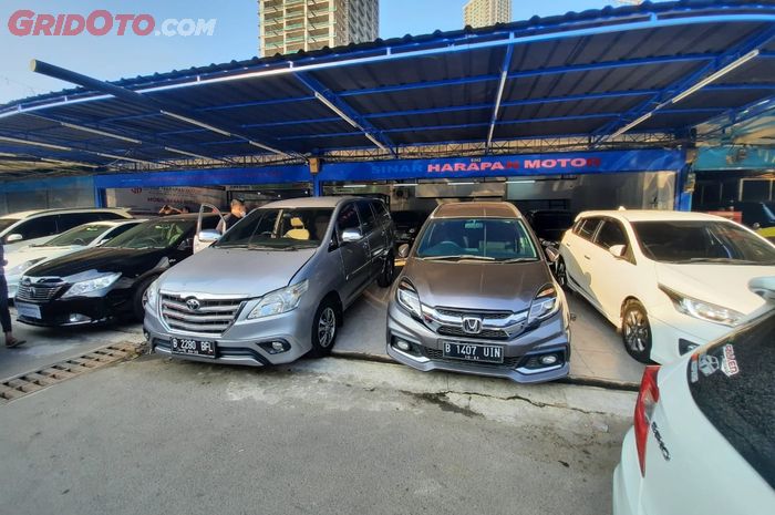 Showroom Mobil Bekas (foto ilustrasi)
