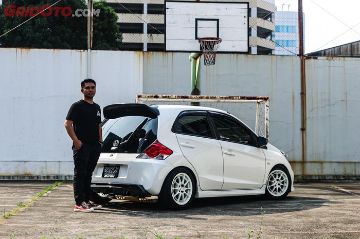 Modifikasi Honda Brio lama oprek mesin dan kabin jadi racing