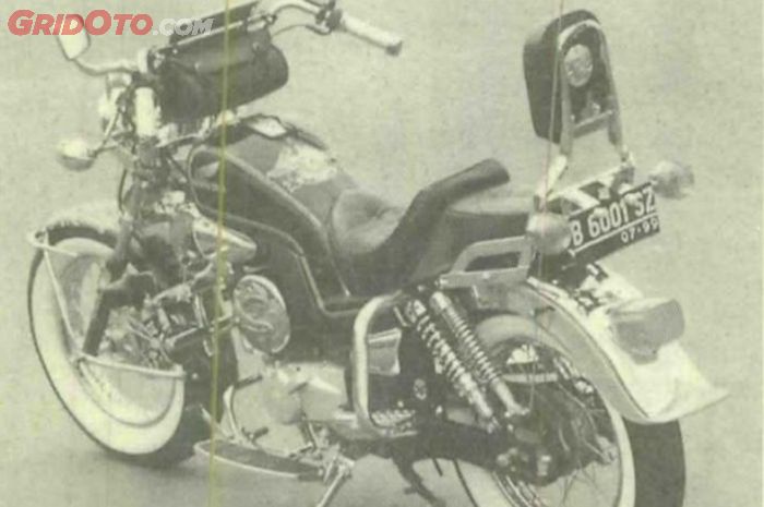 Honda GL100 chopper bernuansa Harley-Davidson