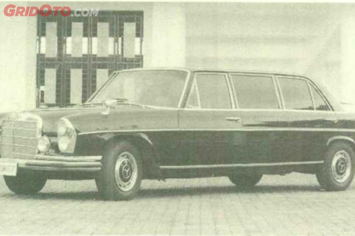 Modifikasi Mercedes-Benz 1970 jadi limousine