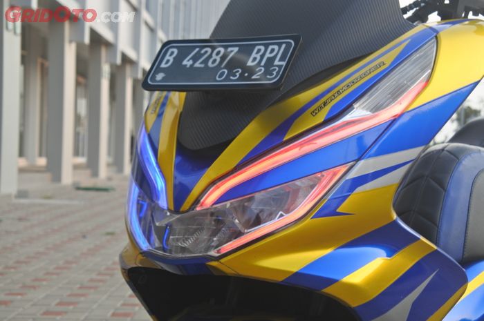 Ganti lampu alis DRL di Honda PCX 150, biar tampilan muka makin manis 