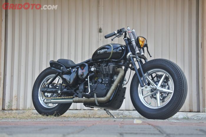 Royal Enfield Classic 500 piih konsep ala oldskul bobber, gambot! Garapan Spring Legacy Garage.