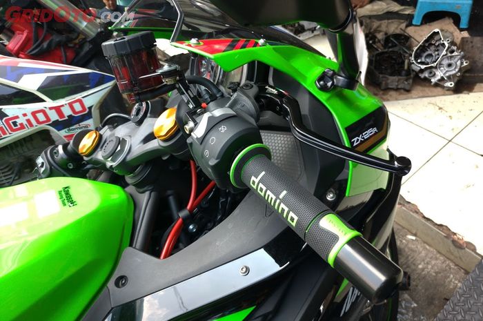 Brembo RCS Cosa Corta, salah satu dari 4 pilihan master rem radial untuk bikin Kawasaki Ninja ZX-25R makin mirip motor balap.