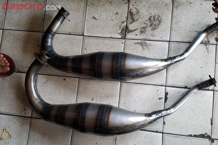 Leher knalpot racing custom untuk motor 2-tak