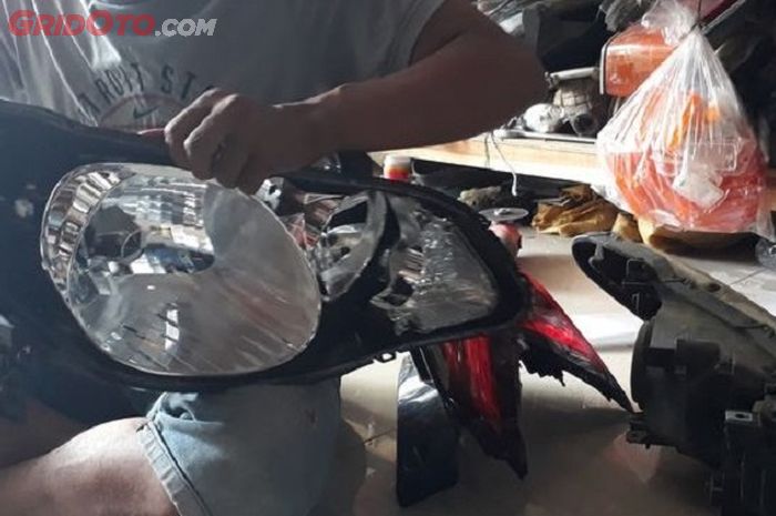 Perbaikan Lampu Mobil 