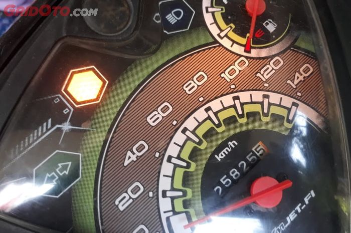 Ilustrasi check engine di motor bekas menyala  