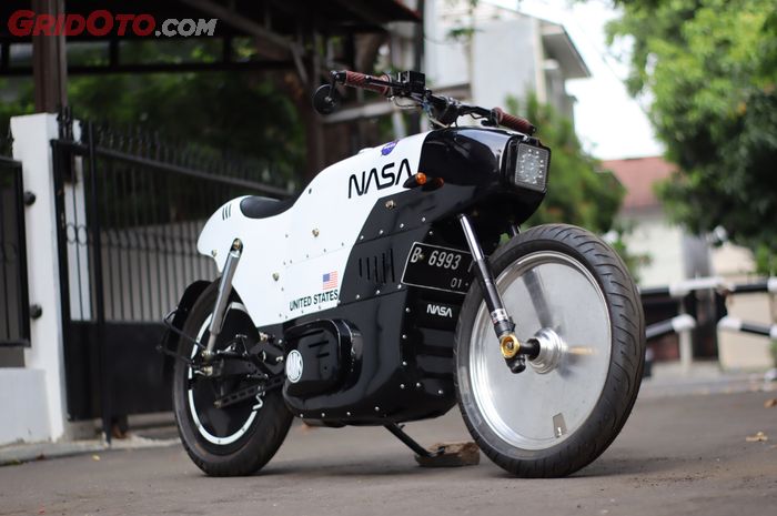 Honda Supra X berubah menjadi pesawat NASA, nyentrik sekaligus unik! 