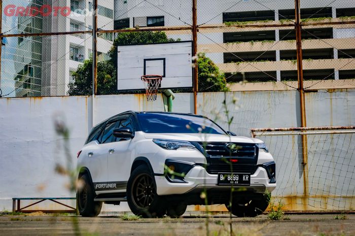 Modifikasi Toyota Fortuner TRD gagah dengan pelek Thailand