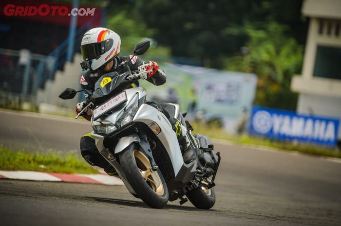 Mau nyicil Yamaha All New Aerox 155 di Jakarta Fair Kemayoran 2022 dikasih diskon uang muka dan cicilan, angsuran mulai Rp 1 jutaan.