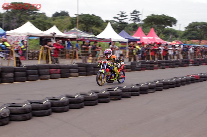 Ilustrasi sirkuit Drag Bike