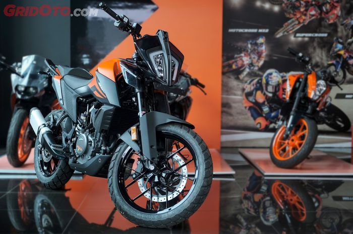 Mantap, beli KTM 390 Adventure gratis sidebag KTM Powerparts senilai Rp 8 juta, ini syarat dan ketentuannya.