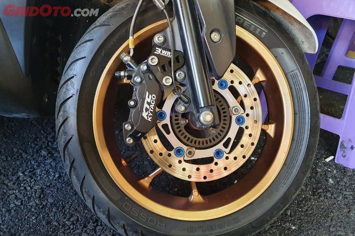 Yamaha Aerox 155 ABS dengan kaliper rem aftermarket KTC Kytaco