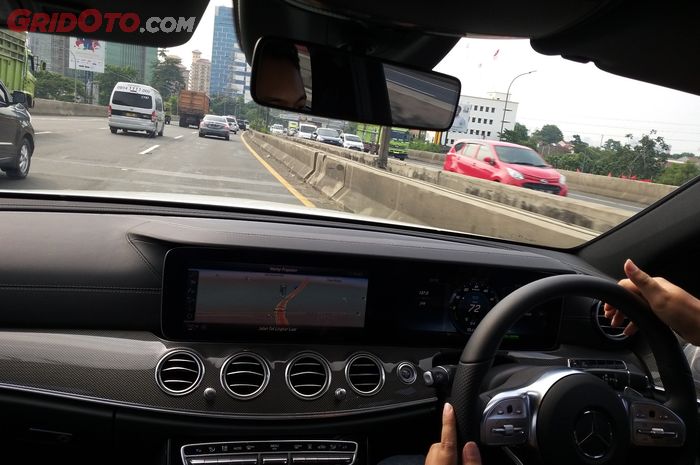 Kaca spion dalam wajib di setel