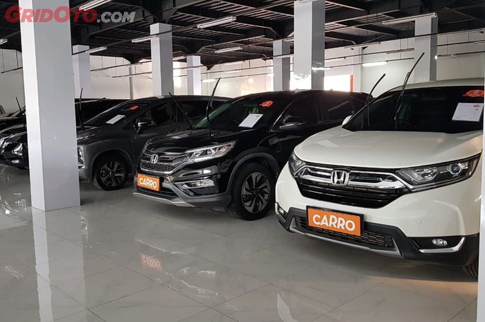 Ilustrasi Unit Mobil Bekas di Showroom Carro Automall