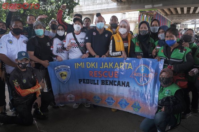 GERAK BS gandeng IMI DKI Jakarta dan berbagai komunitas sepeda motor salurkan bantuan untuk korban banjir Jakarta 2021