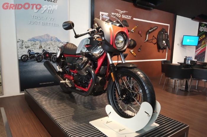 Moto Guzzi V7 III Racer 10th Anniversary