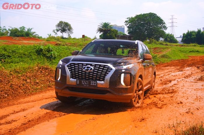 Hyundai Palisade Signature AWD dibawa ke medan off-road